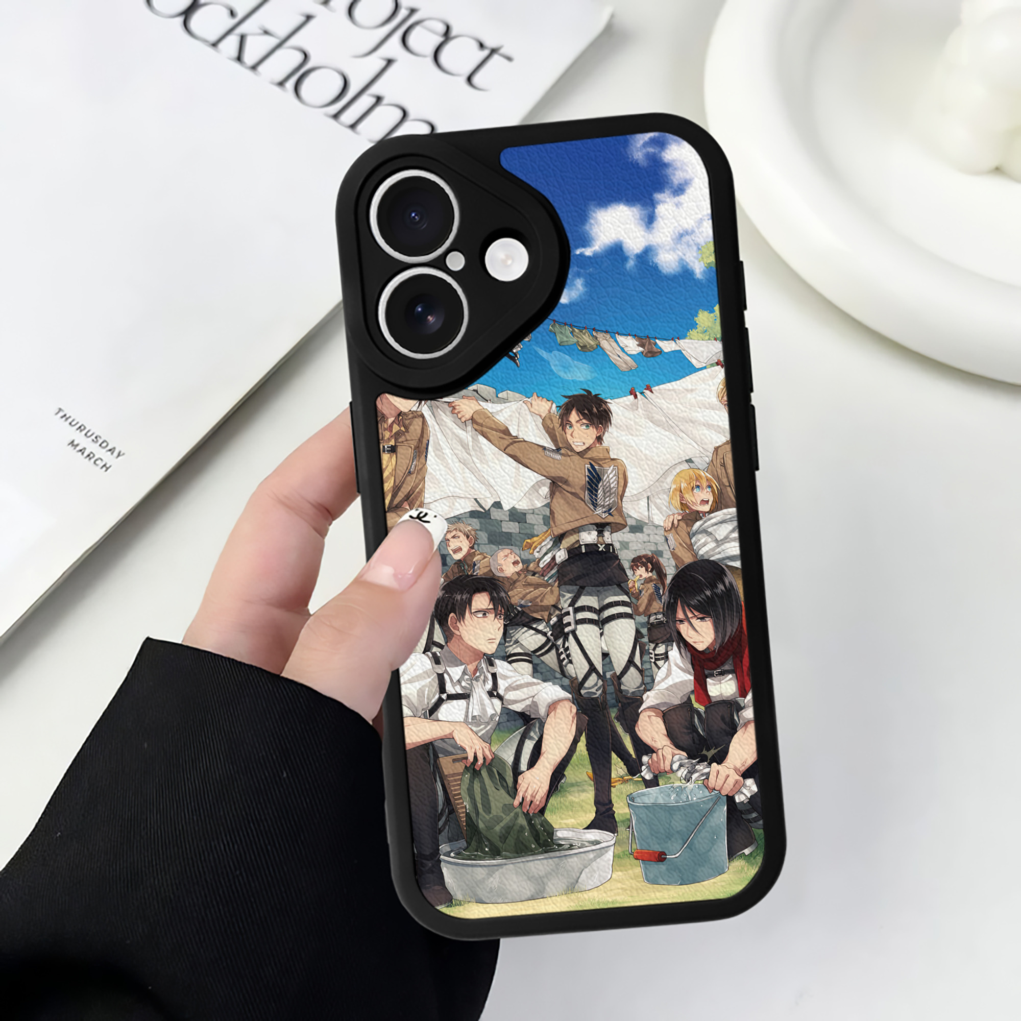（画像用） 進撃の巨人 Attack on Titan 【iPhone 16シリーズ対応】シリコンスマホケース（レザー調） 材質：シリコン